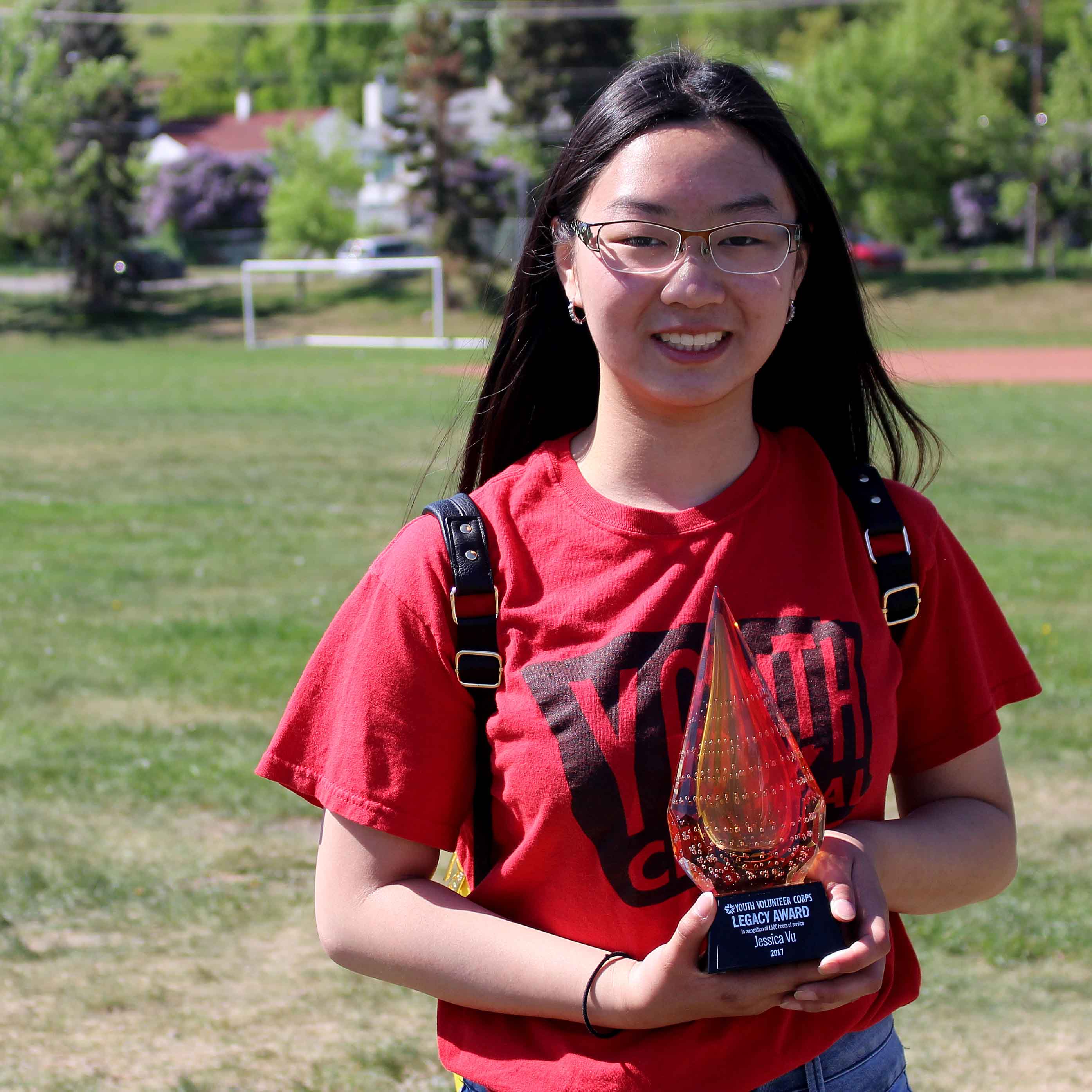 Jessica Vu receives award and scholarship